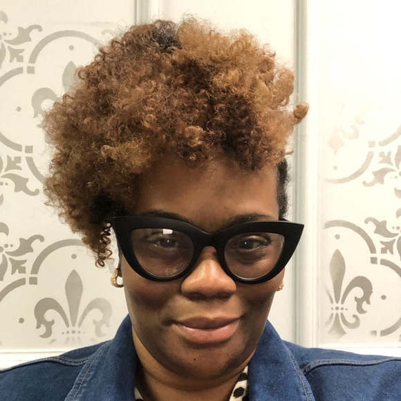 Meet your Posher, Toya - Picture 2 of 13